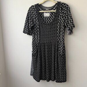 Saturday Sunday, M, Black/white, scoopneck, short-sleeve, pcokets, dress